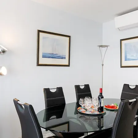 Apartament Palm 3 *